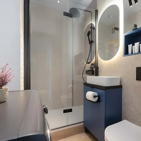 Comfortable In For 2 Guests In An Ideal Location By Renters アパート *